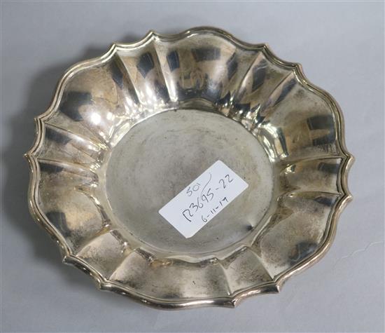 A William IV silver bowl/dish, with wavy rim, Robinson, Edkins & Aston, Birmingham, 1837, 6.5 oz.
